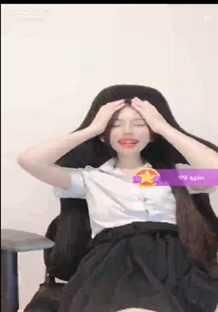 คลิปหลุดไลฟ์สด bigo น้องการ์ตูนแต่งชุดนักศึกษามายั่วหน้าไลฟ์