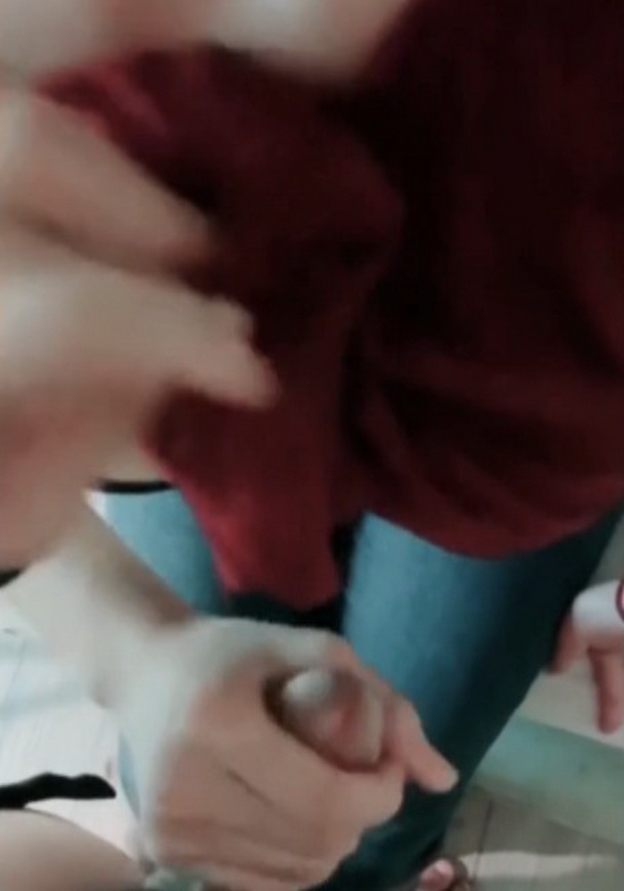 Onlyfans khunmheenew คลิปหลุด สาวไซด์ไลน์เสื้อแดงโดนทะแยงเย็ด กระแทกหีท่าหมา