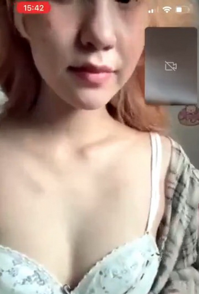 คลิปหลุดคอลเสียว รีบถอดอย่างไวแล้วนั่งติ้วหีเสียวน้ำแตก