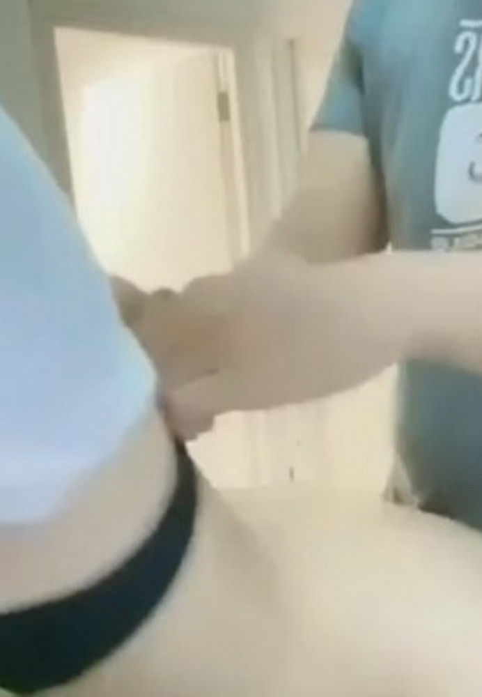 Onlyfans Tonaor.r งานแรร์ของสาวน้อย ผมสั้นเย็ดหน้าอ่างล้างมือในห้องน้ำห้าง