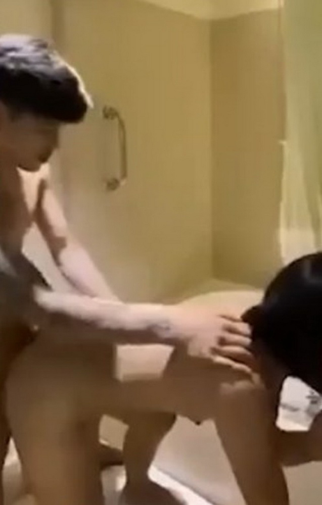 Onlyfans Hongtay สาวผมสั้นโดนรุมเย็ด พี่เทพสุดหล่อสองคน ทั้งดูดทั้งเย็ด