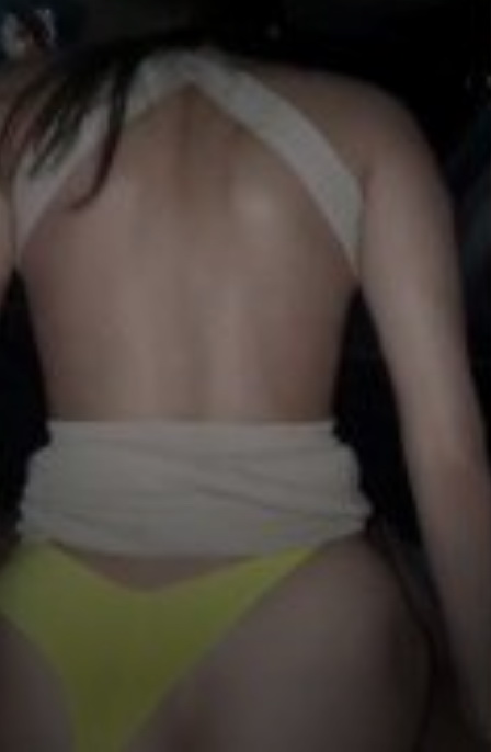 คลิปหลุดวัยรุ่นในรถนั่งยั่วก้นเด้งในกางเกงในเหลือง ร่านสุดๆ