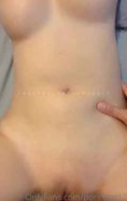 OnlyFans poringgg12/ น้องแจงขย่มควยผัวหีเนียนแตกใน