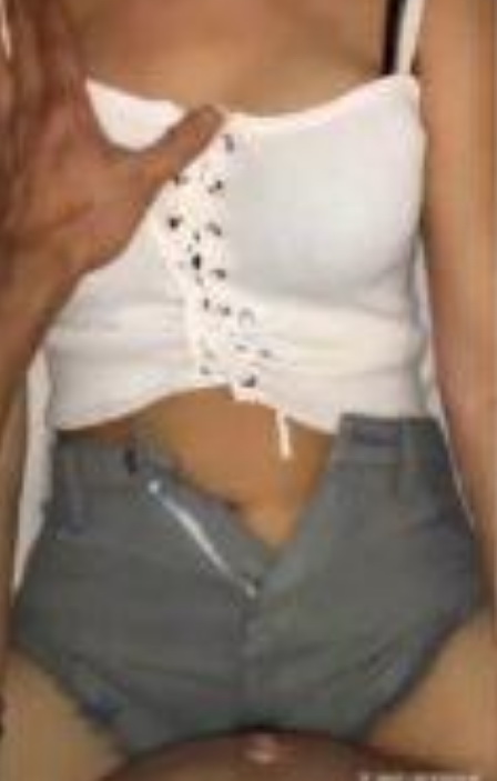 หลุดสาวเสื้อขาวนอนครางเสียวโดนควยสอดหี